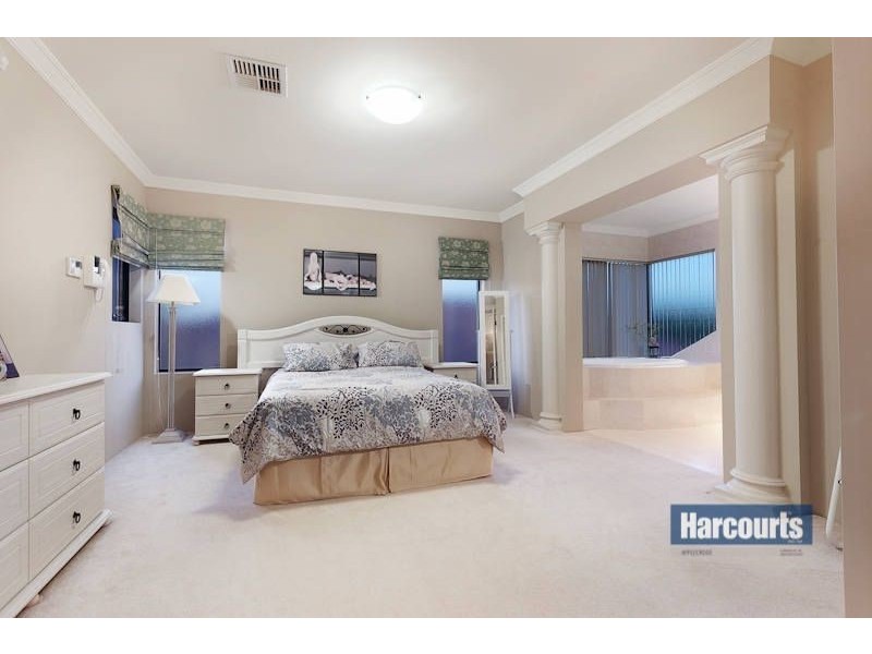 73 Peterborough Circle, North Lake WA 6163