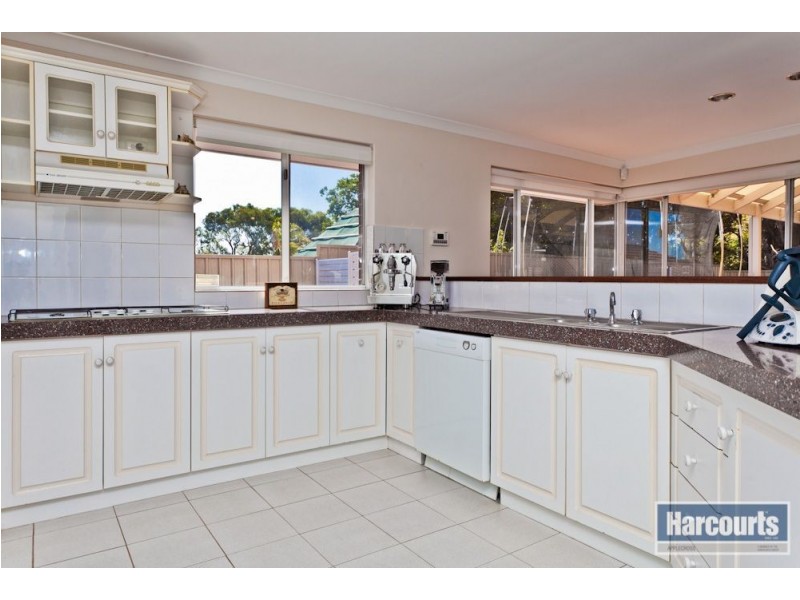 46 Lucraft Gdns, Winthrop WA 6150