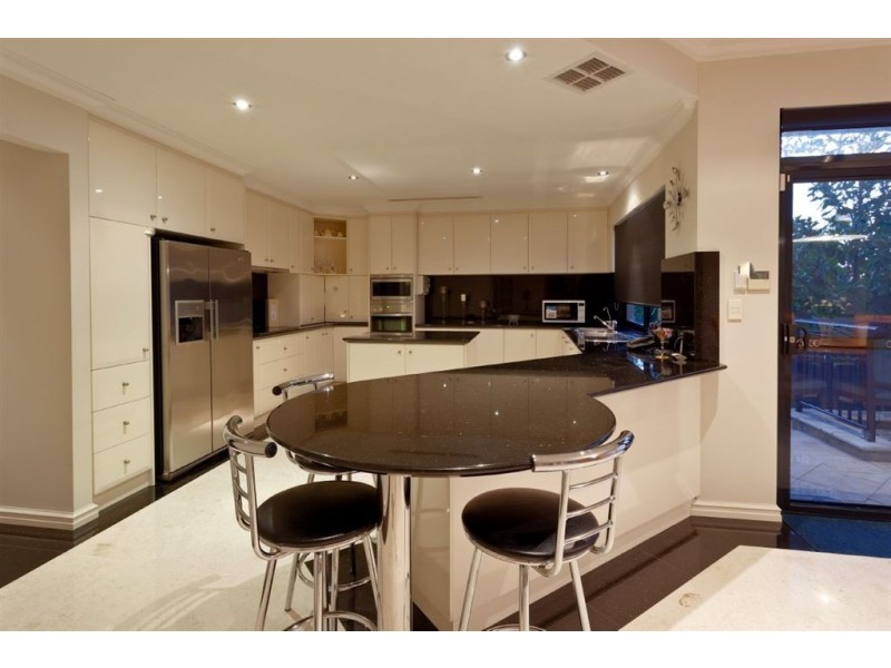 8 Spey Road, Applecross WA 6153