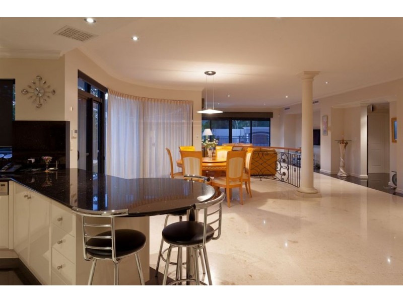8 Spey Road, Applecross WA 6153