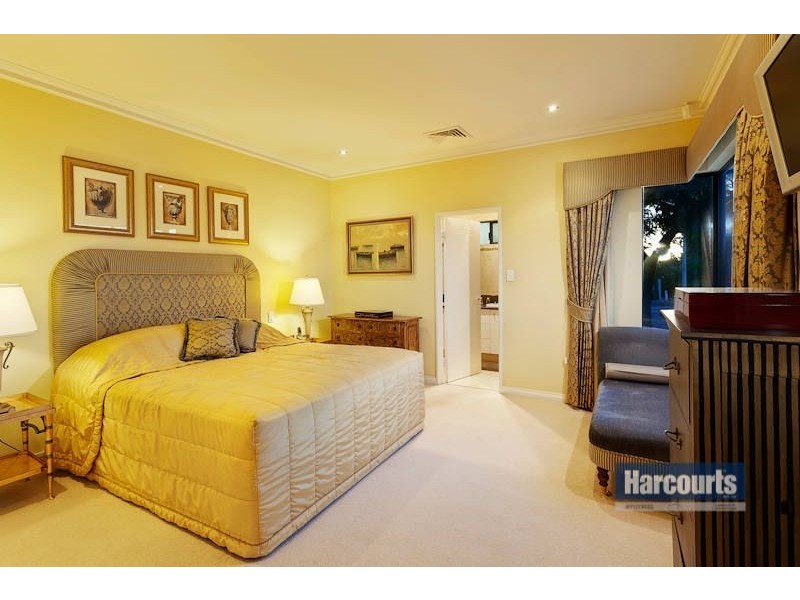 2 Paton Close, Winthrop WA 6150