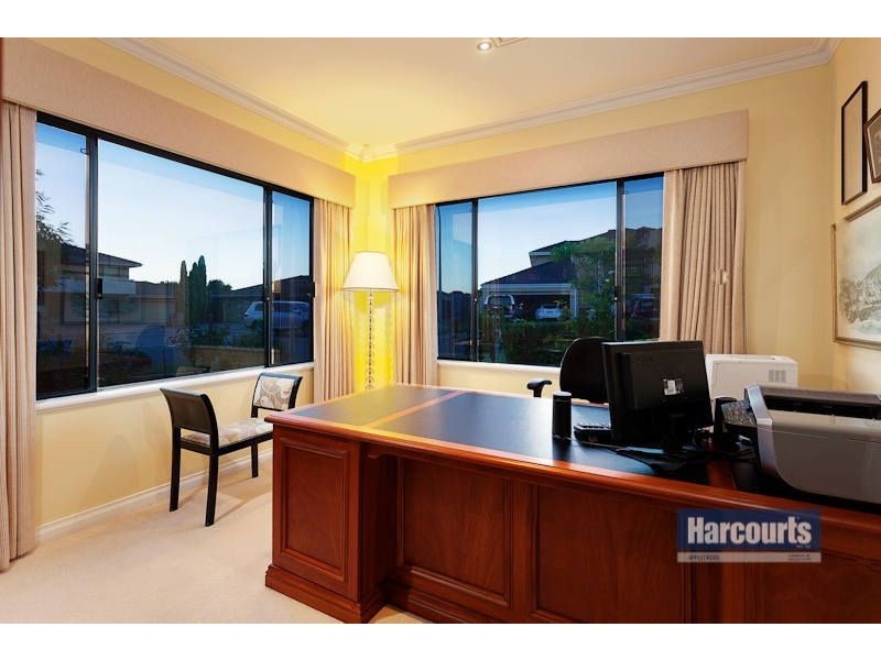 2 Paton Close, Winthrop WA 6150