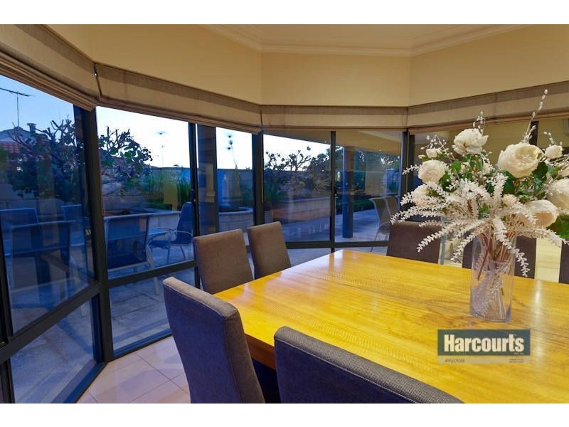 2 Paton Close, Winthrop WA 6150