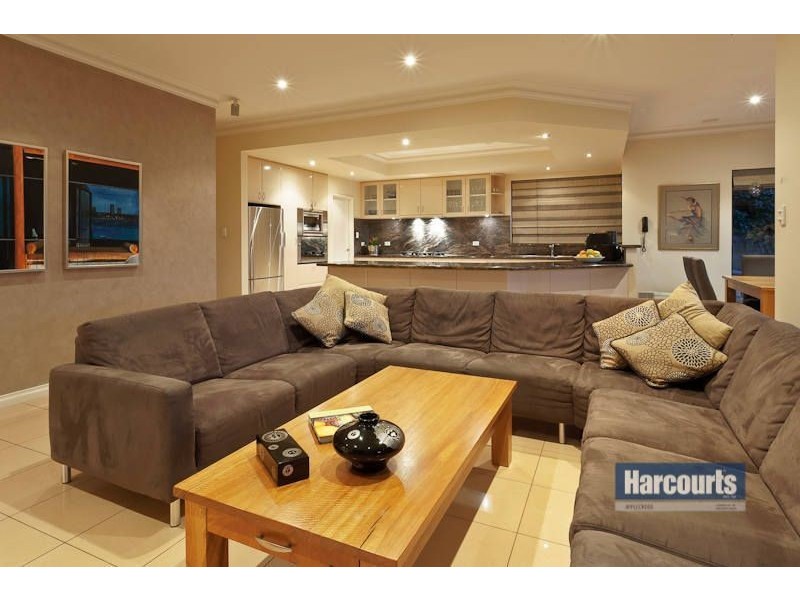 2 Paton Close, Winthrop WA 6150