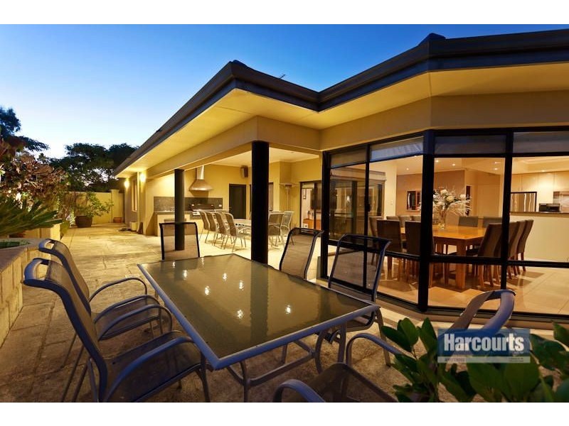 2 Paton Close, Winthrop WA 6150