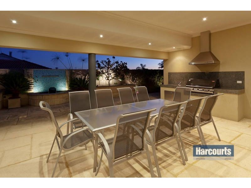 2 Paton Close, Winthrop WA 6150