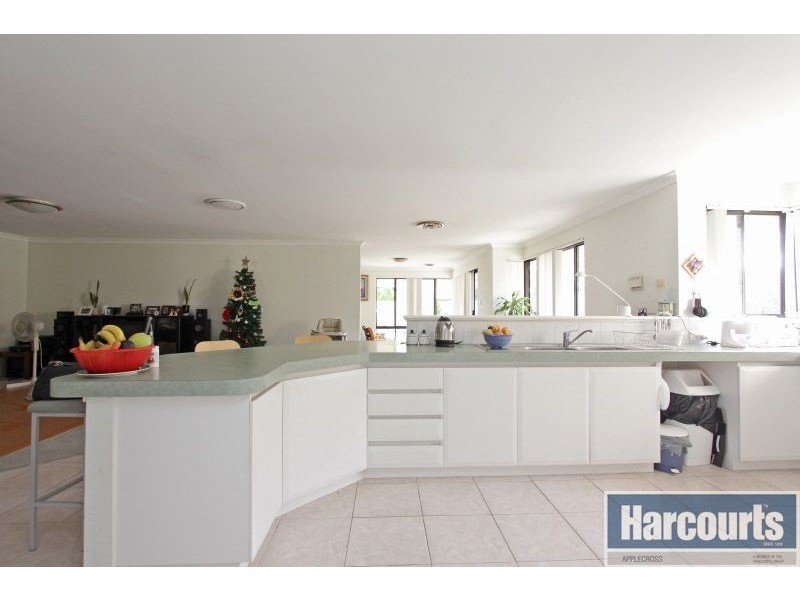 8 Keall Pass, Winthrop WA 6150