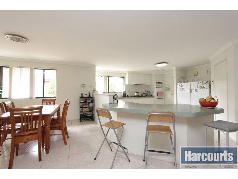 8 Keall Pass, Winthrop WA 6150