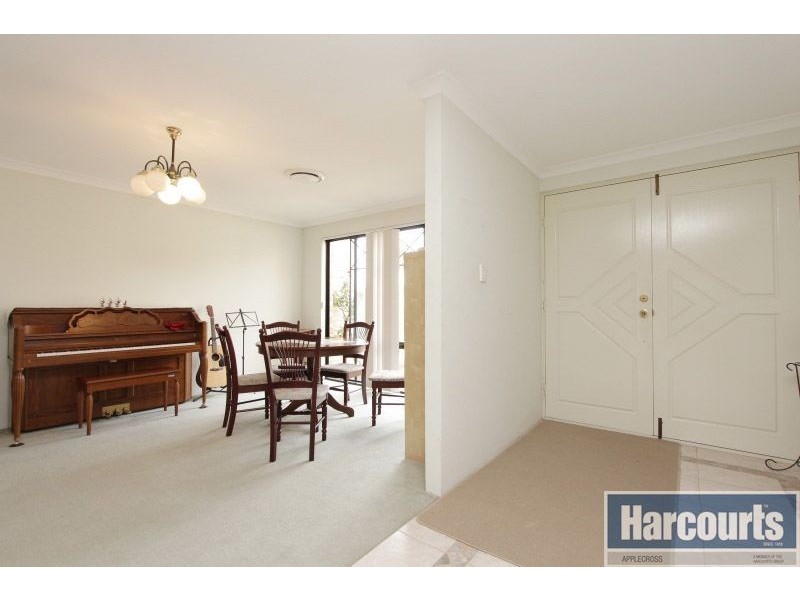 8 Keall Pass, Winthrop WA 6150