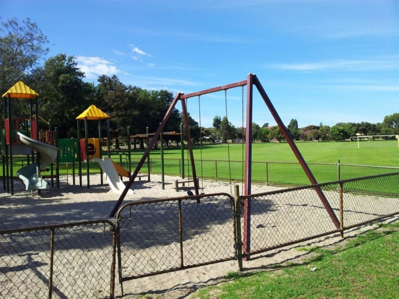 19 Raine Terrace, Winthrop WA 6150