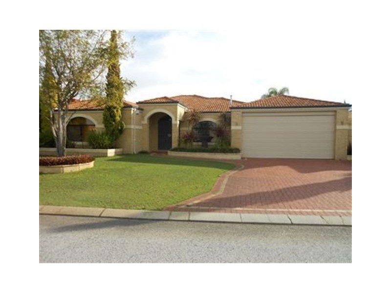12 Connaught Gardens, Canning Vale WA 6155