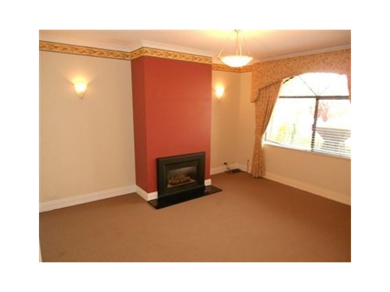 12 Connaught Gardens, Canning Vale WA 6155