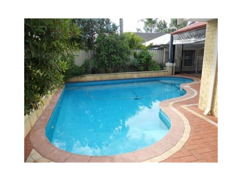 12 Connaught Gardens, Canning Vale WA 6155