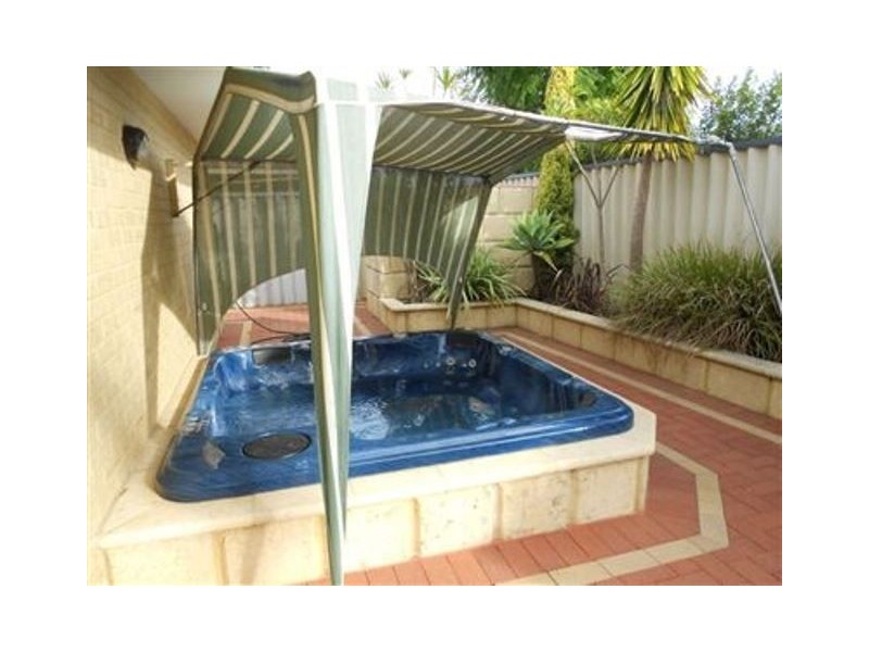 12 Connaught Gardens, Canning Vale WA 6155