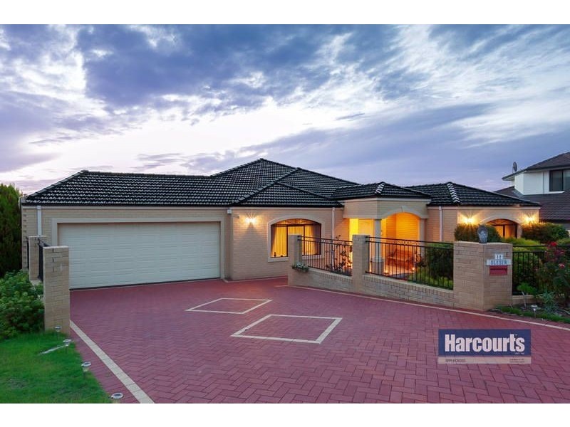 12 Woolnough Heights, Kardinya WA 6163