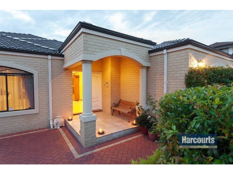 12 Woolnough Heights, Kardinya WA 6163