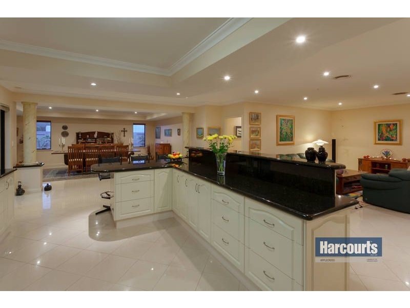 12 Woolnough Heights, Kardinya WA 6163