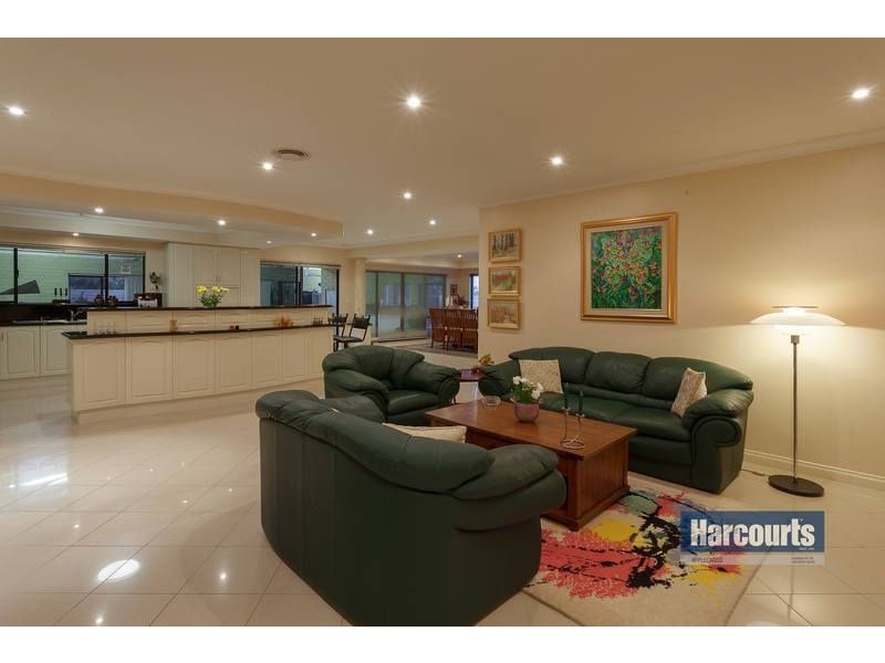 12 Woolnough Heights, Kardinya WA 6163