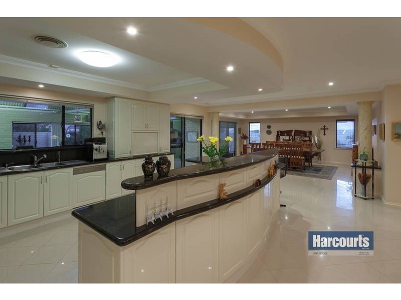 12 Woolnough Heights, Kardinya WA 6163