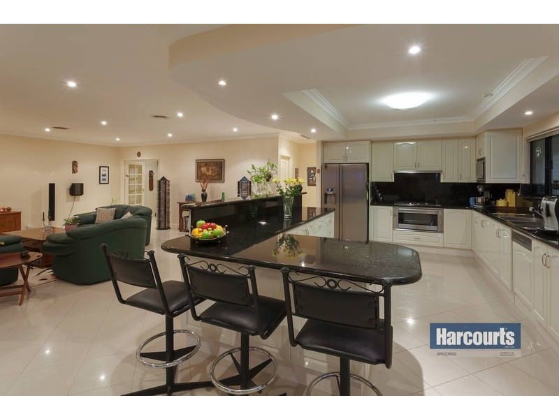 12 Woolnough Heights, Kardinya WA 6163