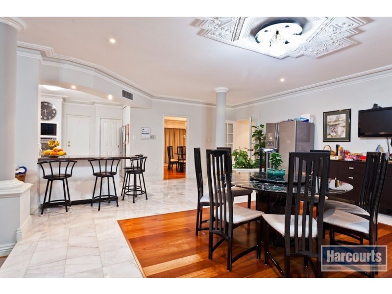 2 Sutherland Crescent, Winthrop WA 6150