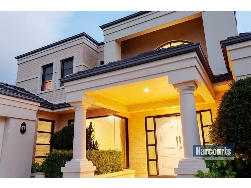 42 Riley Road, Kardinya WA 6163