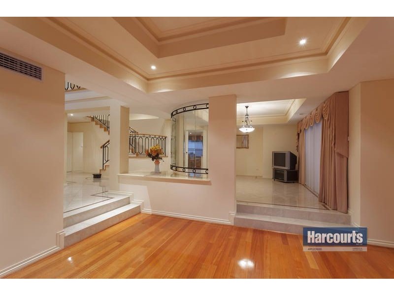 42 Riley Road, Kardinya WA 6163