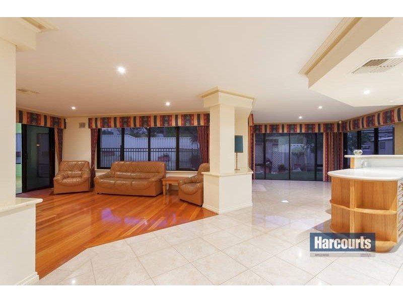 42 Riley Road, Kardinya WA 6163