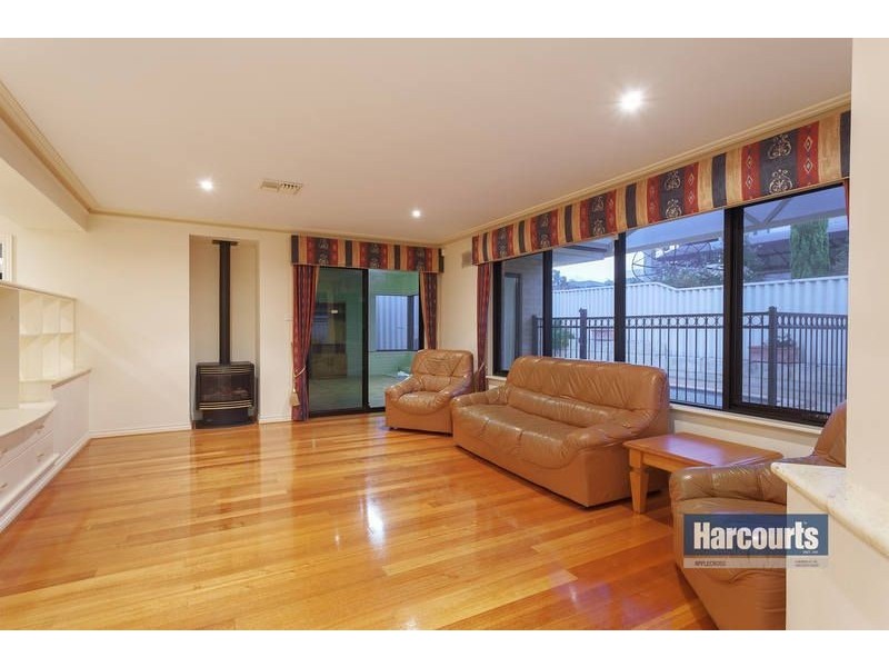 42 Riley Road, Kardinya WA 6163