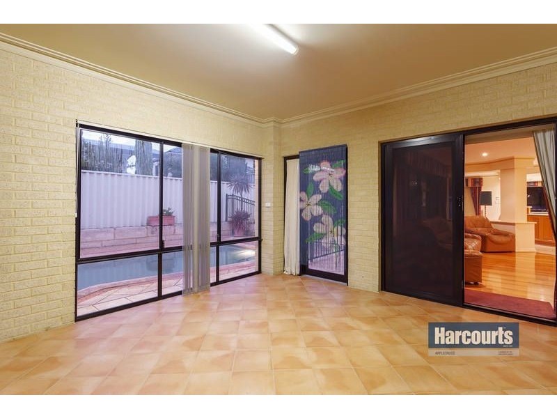 42 Riley Road, Kardinya WA 6163