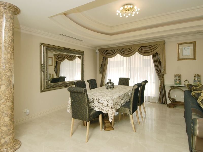 14 Crossman Pass, Salter Point WA 6152