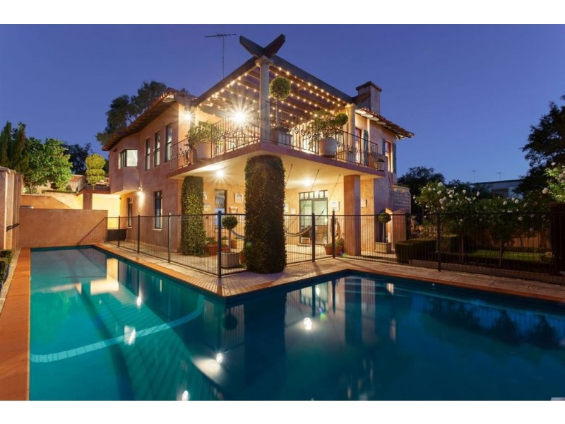 15 Blackwall Reach Parade, Bicton WA 6157