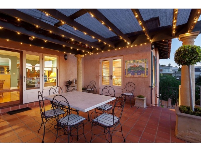 15 Blackwall Reach Parade, Bicton WA 6157