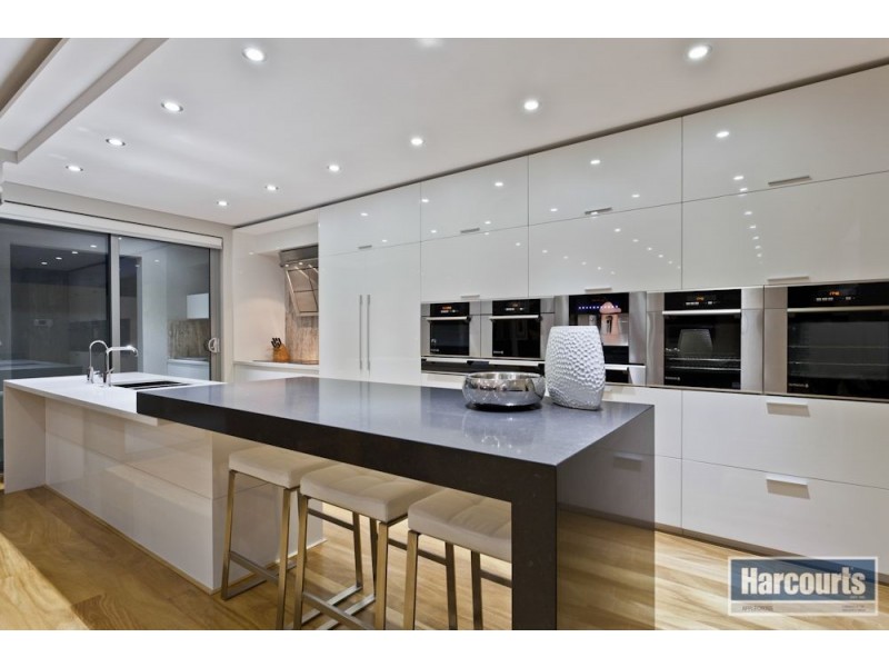 12 Cvitan Bend, Madeley WA 6065