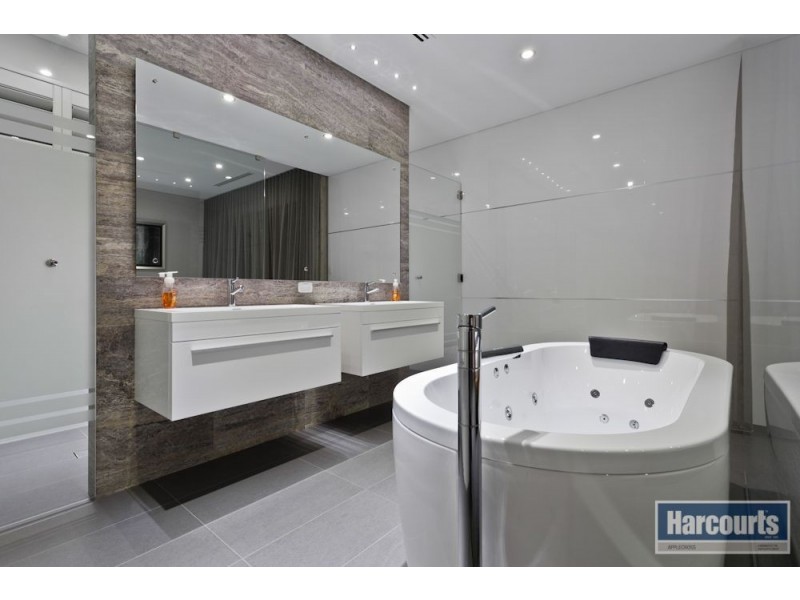 12 Cvitan Bend, Madeley WA 6065