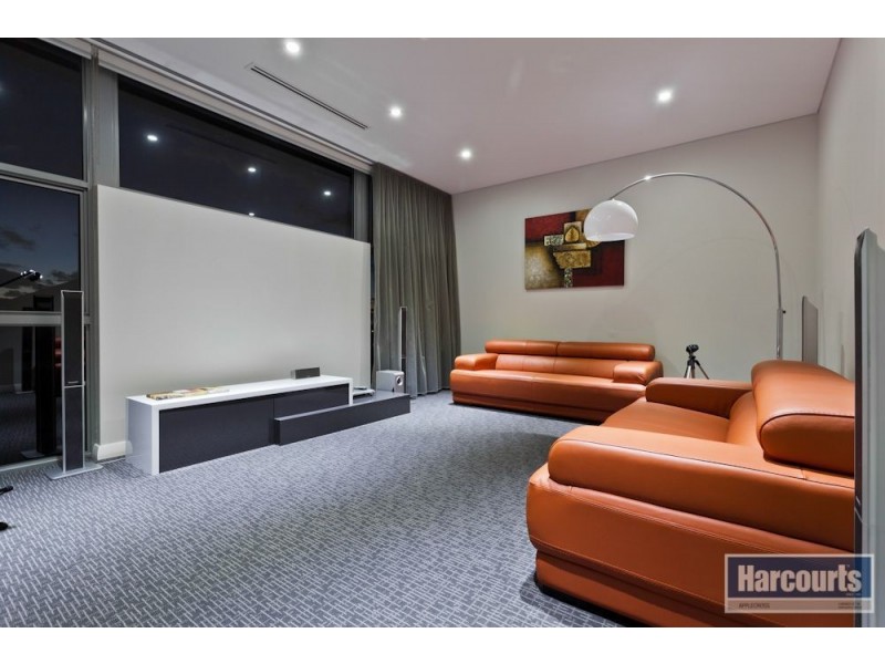 12 Cvitan Bend, Madeley WA 6065