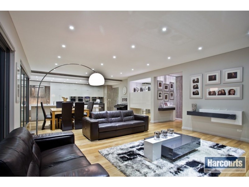 12 Cvitan Bend, Madeley WA 6065