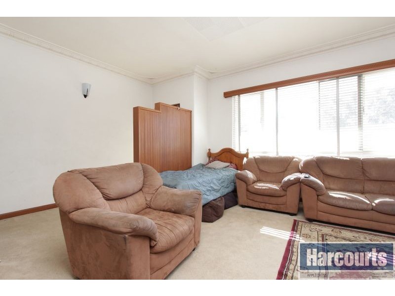 17 Hayward Way, Myaree WA 6154