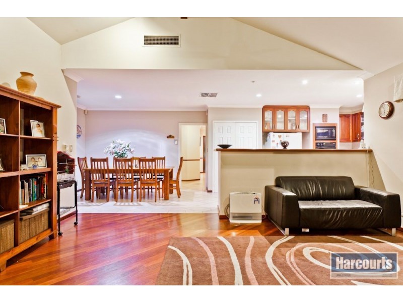 27 Shacklock Crescent, Winthrop WA 6150