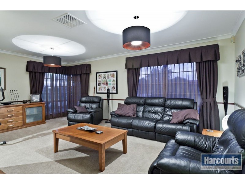 27 Shacklock Crescent, Winthrop WA 6150