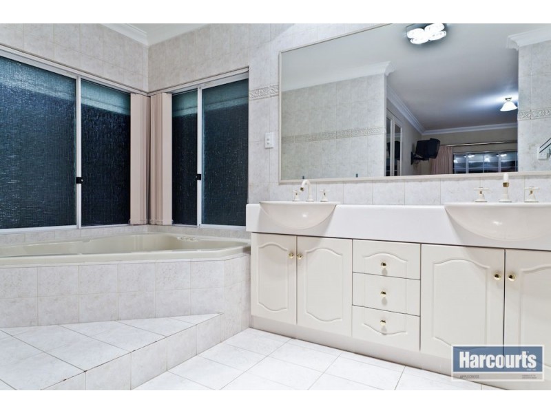 4 Rushton Court, Kardinya WA 6163