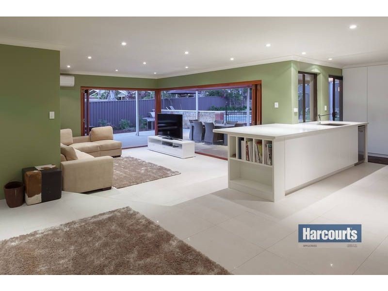 1 King Close, Winthrop WA 6150