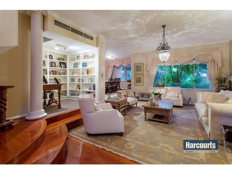 25 Paterson Gardens, Winthrop WA 6150
