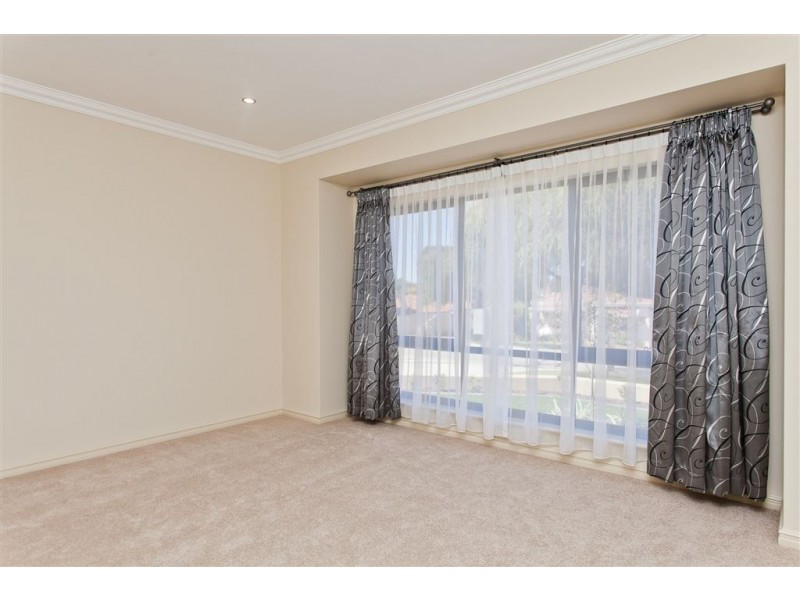 17A Bombard Street, Ardross WA 6153