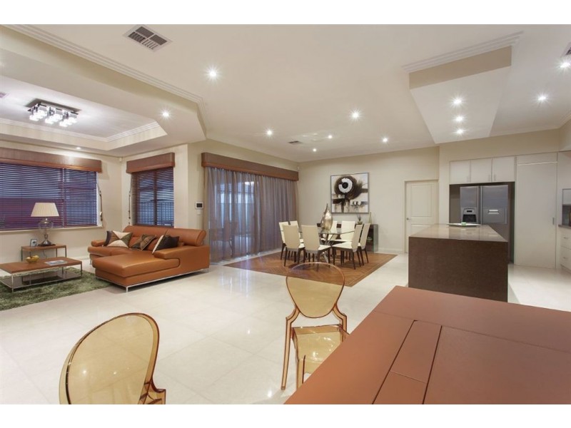 12 Bruny Meander, Wandi WA 6167