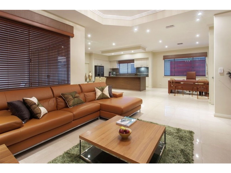 12 Bruny Meander, Wandi WA 6167