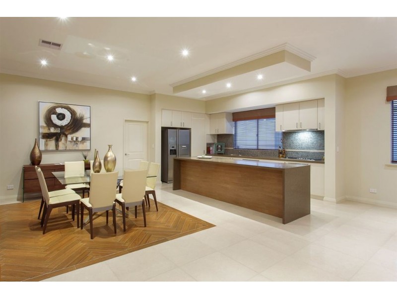 12 Bruny Meander, Wandi WA 6167