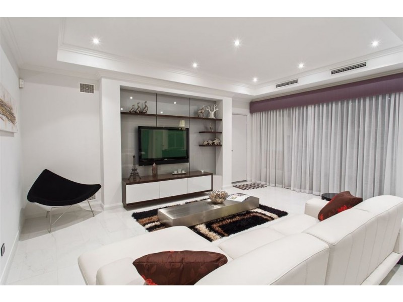 17 Pinnata Mews, Churchlands WA 6018