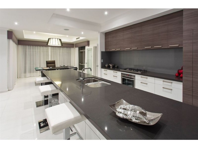 17 Pinnata Mews, Churchlands WA 6018