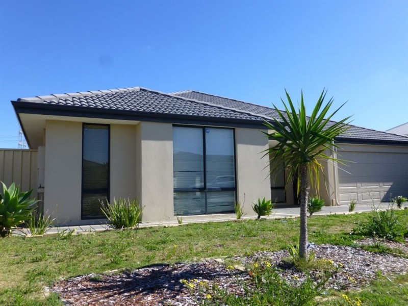 4 Coralgum Green, South Lake WA 6164